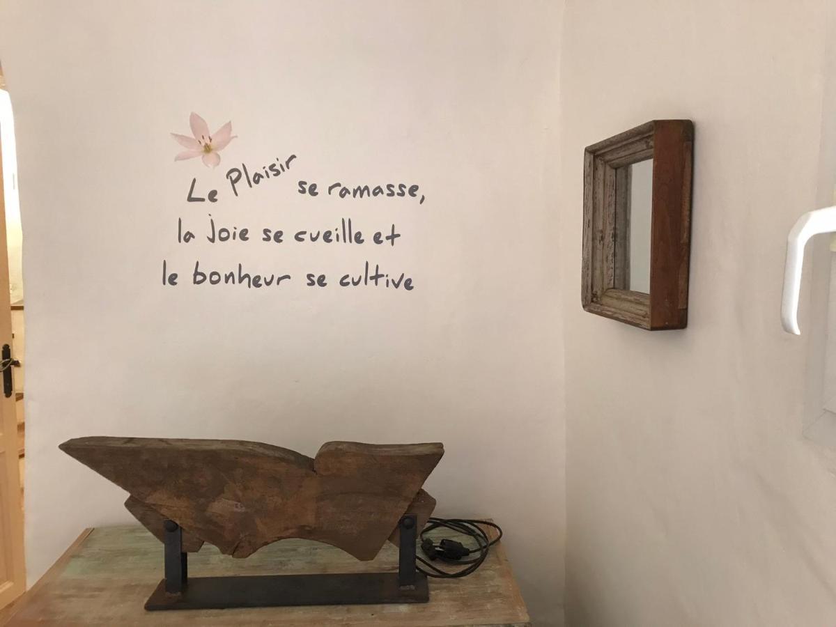 Les Gouts Et Les Couleurs Apart otel Cucuron Dış mekan fotoğraf