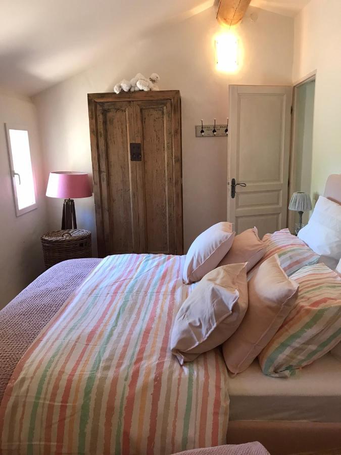 Les Gouts Et Les Couleurs Apart otel Cucuron Dış mekan fotoğraf