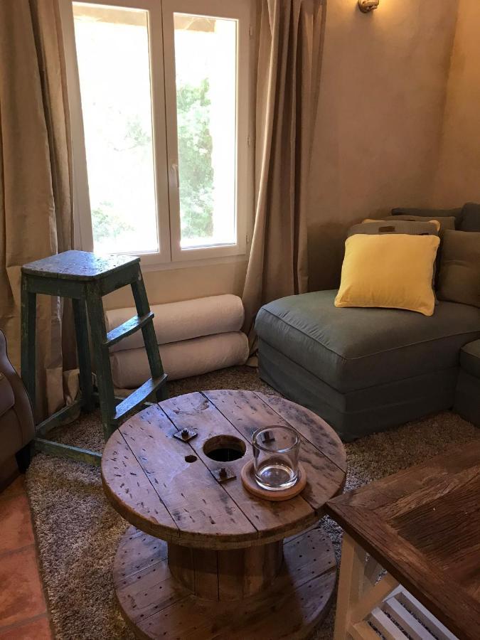 Les Gouts Et Les Couleurs Apart otel Cucuron Dış mekan fotoğraf