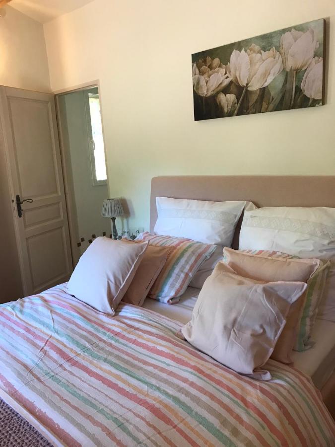 Les Gouts Et Les Couleurs Apart otel Cucuron Dış mekan fotoğraf