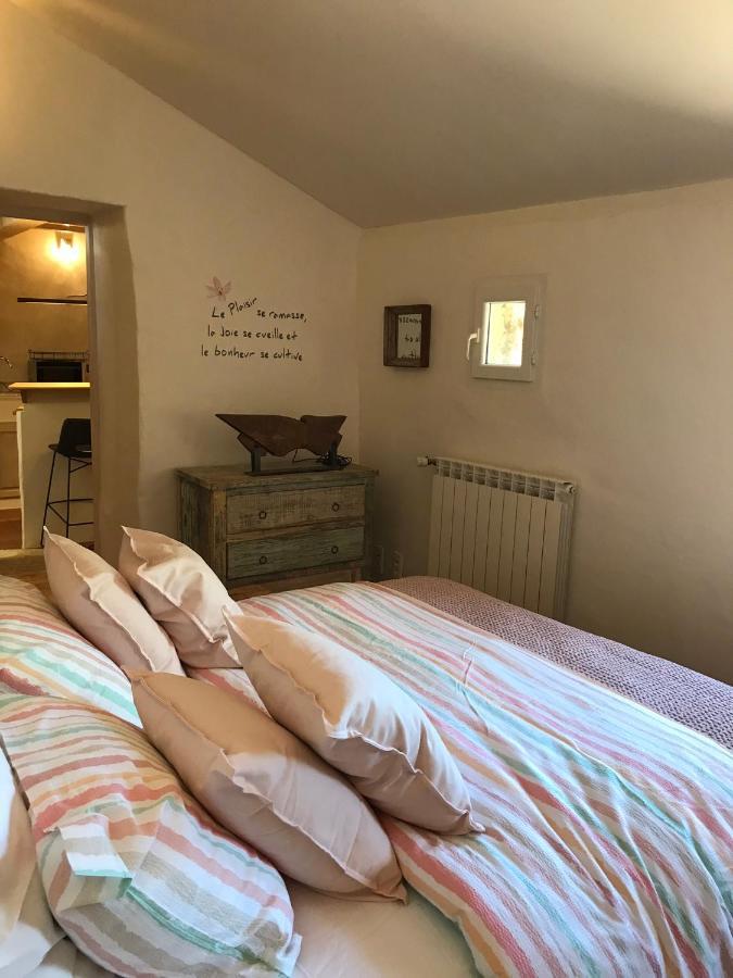 Les Gouts Et Les Couleurs Apart otel Cucuron Dış mekan fotoğraf