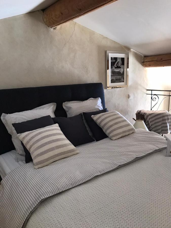 Les Gouts Et Les Couleurs Apart otel Cucuron Dış mekan fotoğraf
