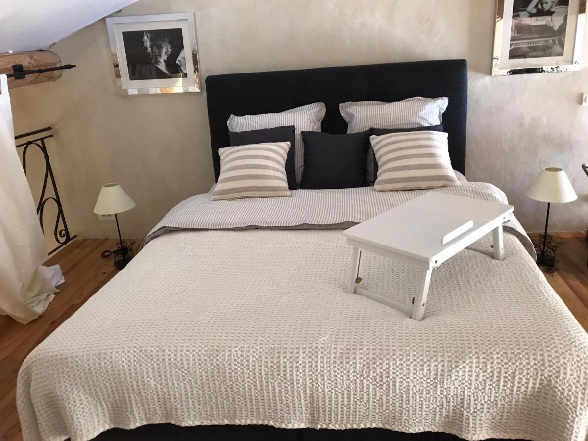 Les Gouts Et Les Couleurs Apart otel Cucuron Dış mekan fotoğraf